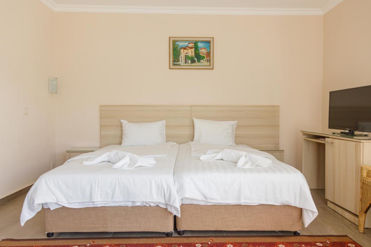 Villa Viktor Топола Екстериор снимка