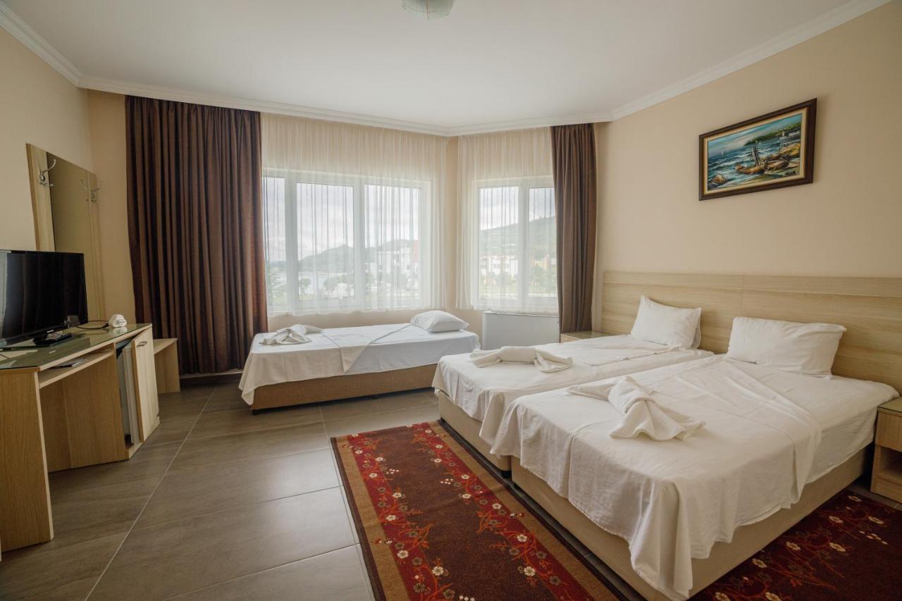 Villa Viktor Топола Екстериор снимка